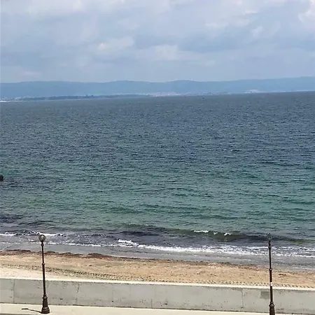Beach 24 公寓